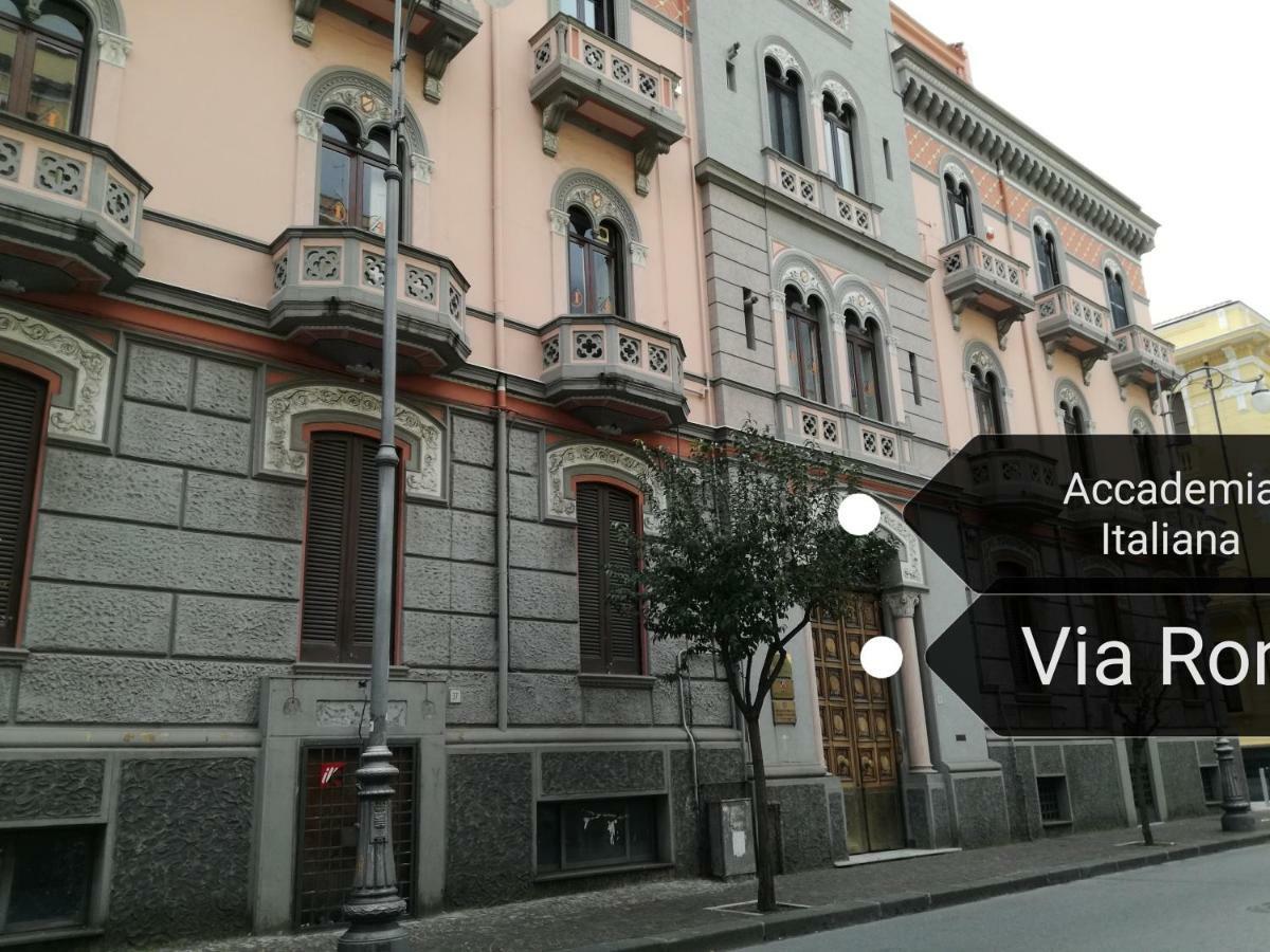 مبيت وإفطار ساليرنو In Via Roma المظهر الخارجي الصورة